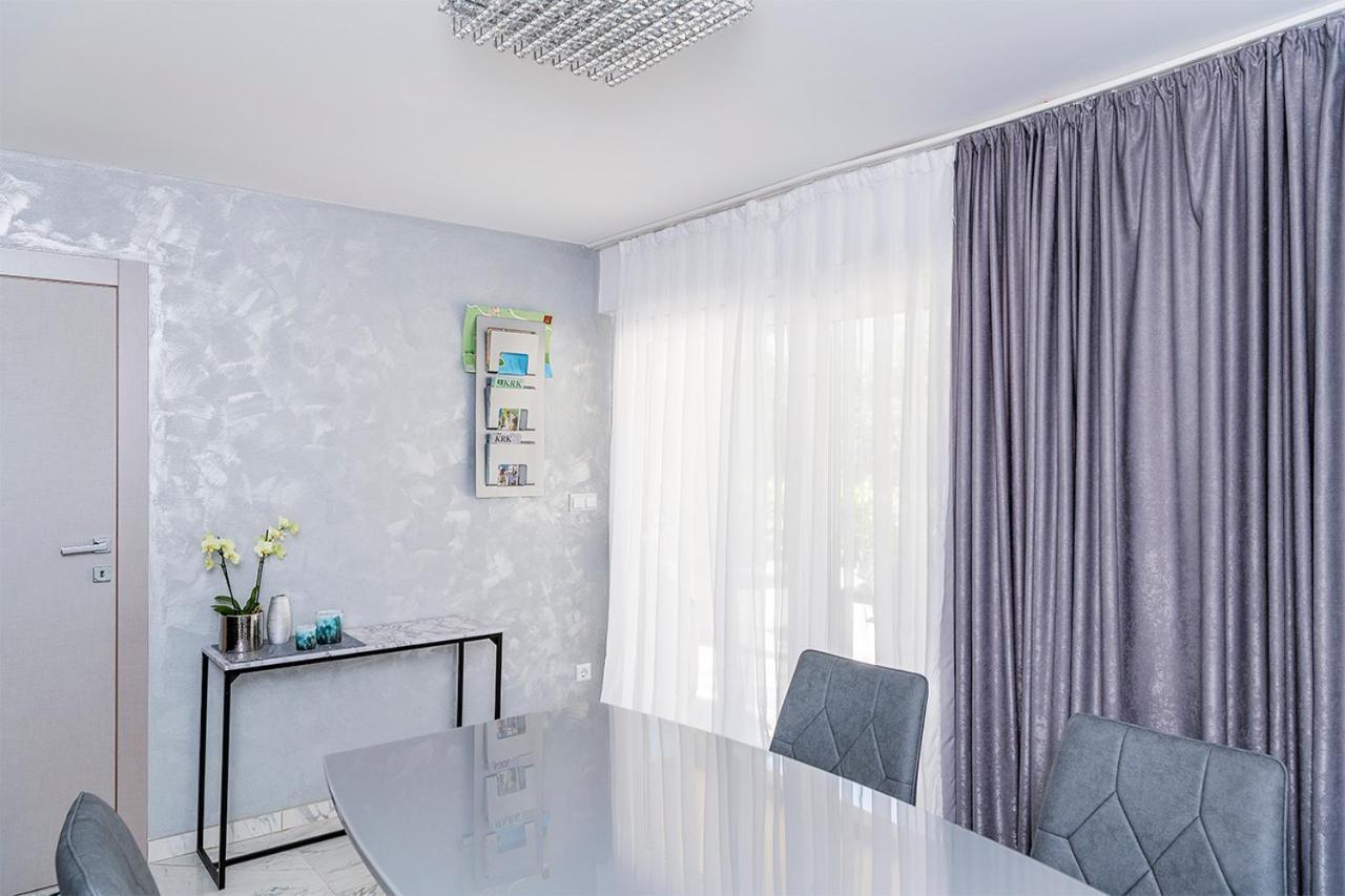 Apartments Petra Krk Кърк Екстериор снимка