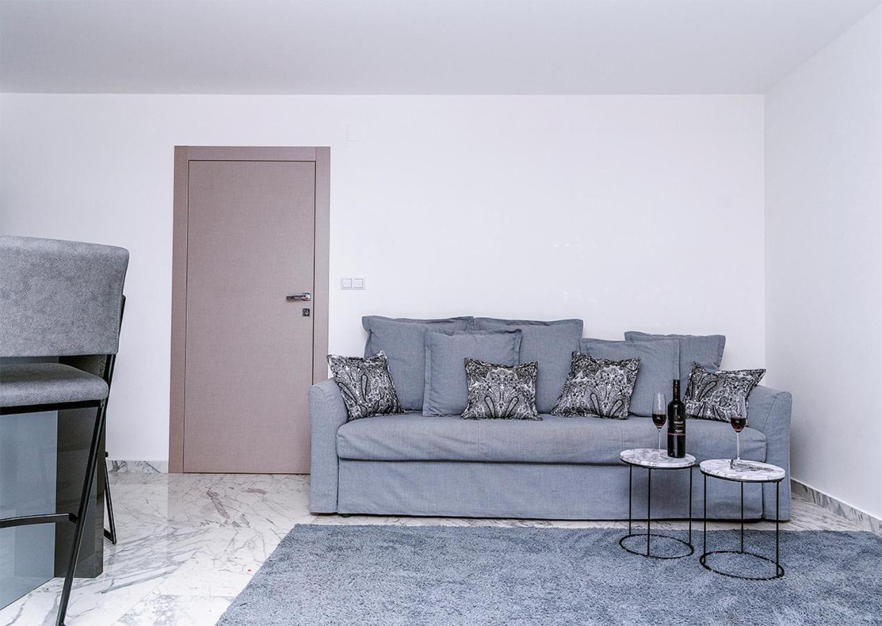 Apartments Petra Krk Кърк Екстериор снимка