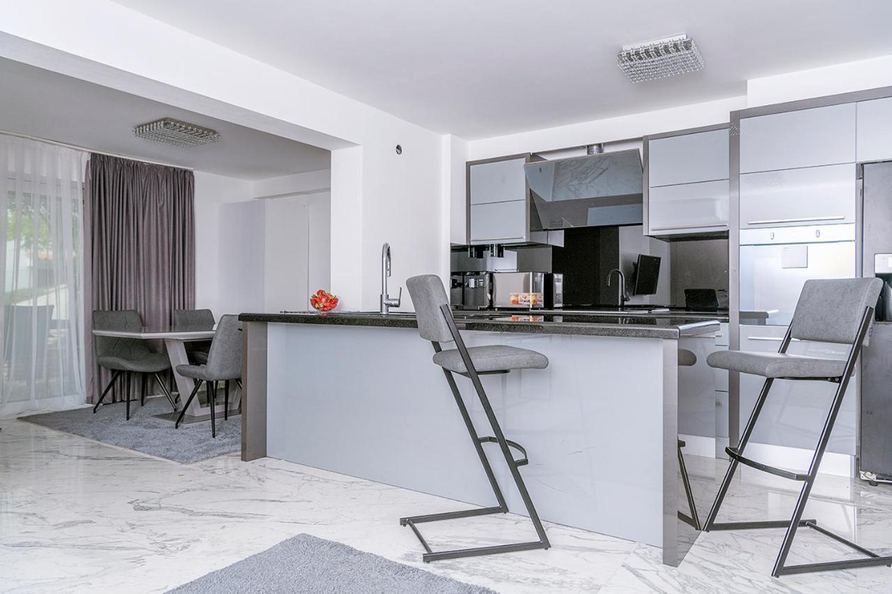 Apartments Petra Krk Кърк Екстериор снимка