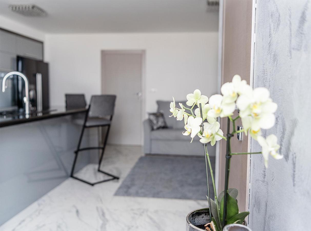 Apartments Petra Krk Кърк Екстериор снимка