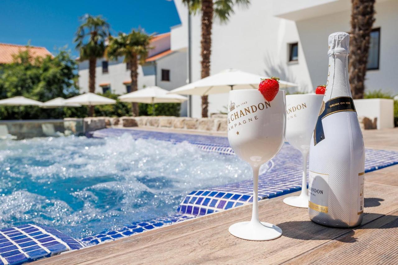 Apartments Petra Krk Кърк Екстериор снимка