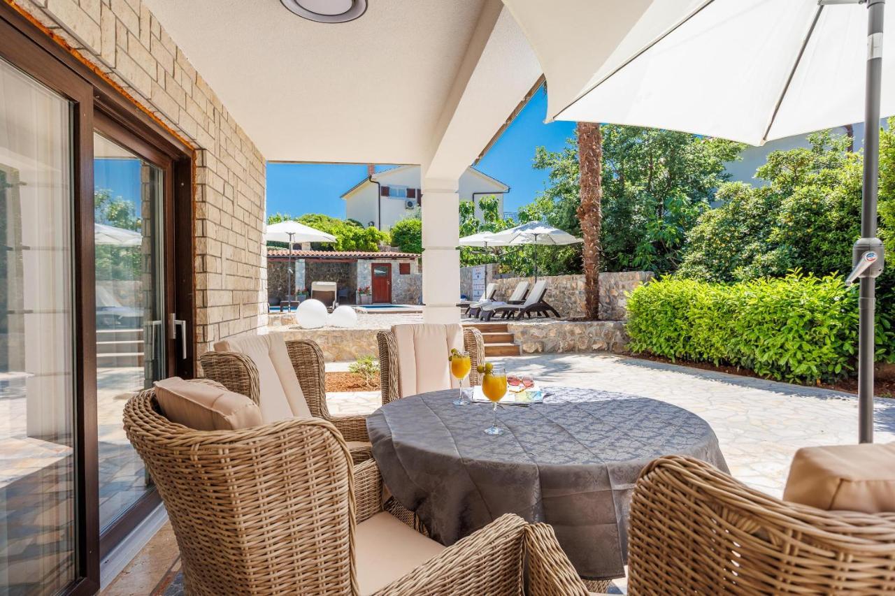 Apartments Petra Krk Кърк Екстериор снимка
