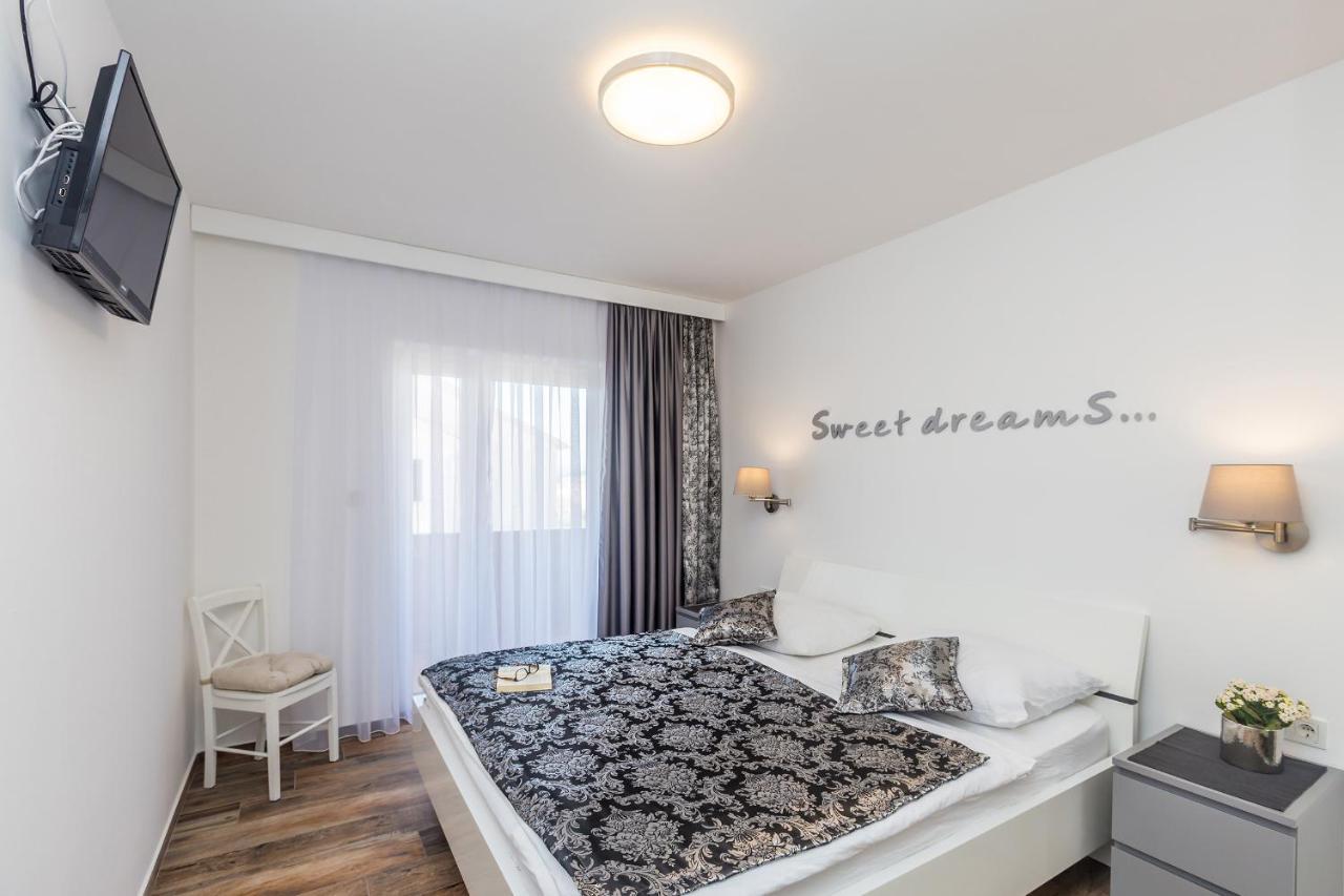 Apartments Petra Krk Кърк Екстериор снимка