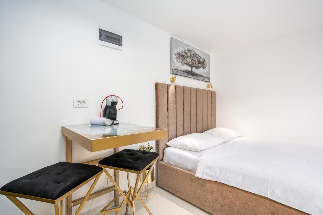 Apartments Petra Krk Кърк Екстериор снимка