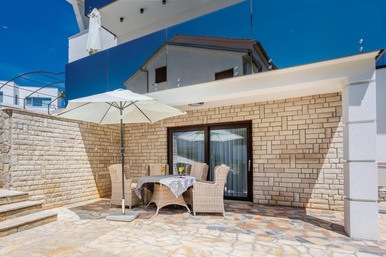 Apartments Petra Krk Кърк Екстериор снимка