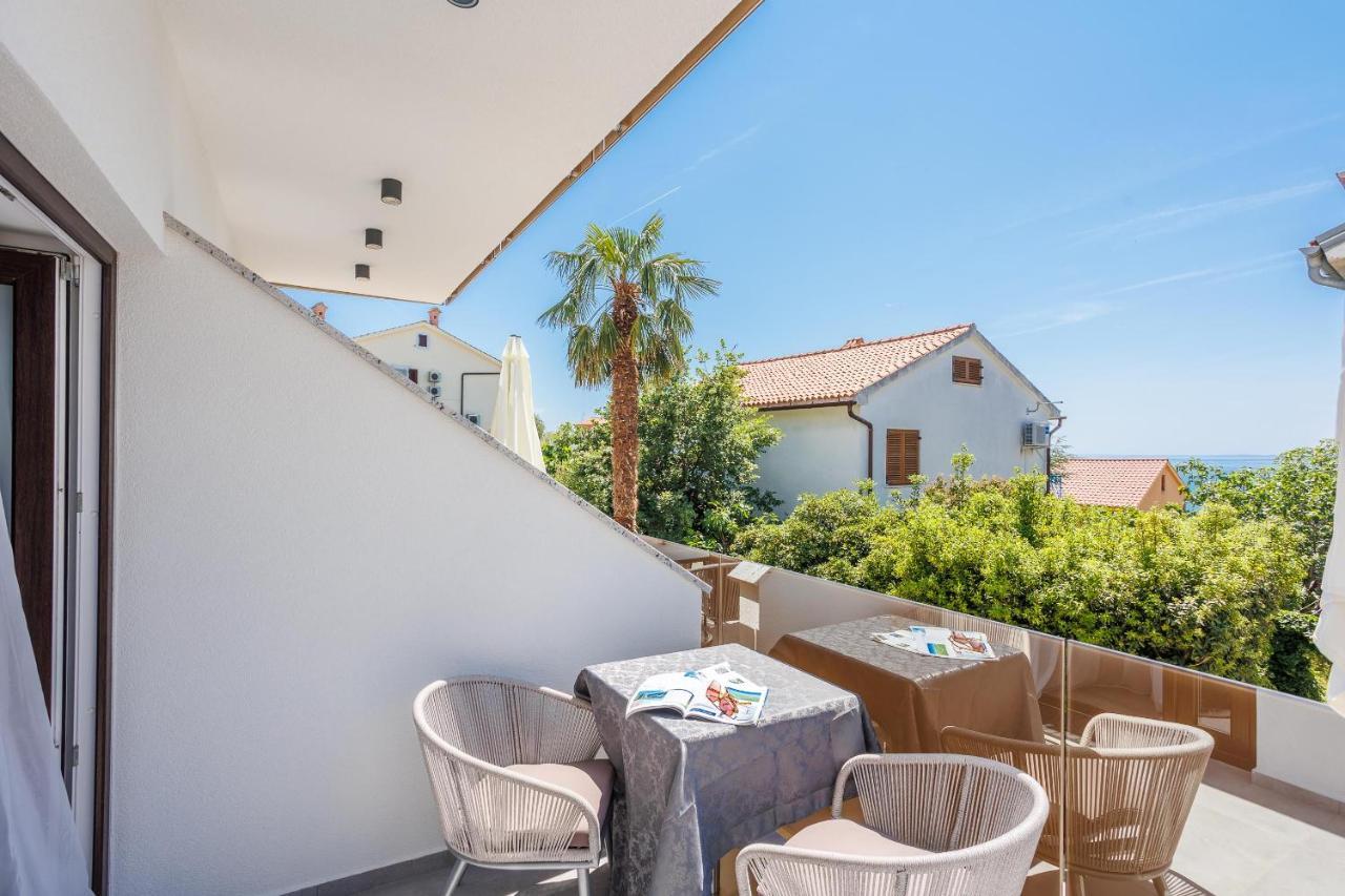 Apartments Petra Krk Кърк Екстериор снимка