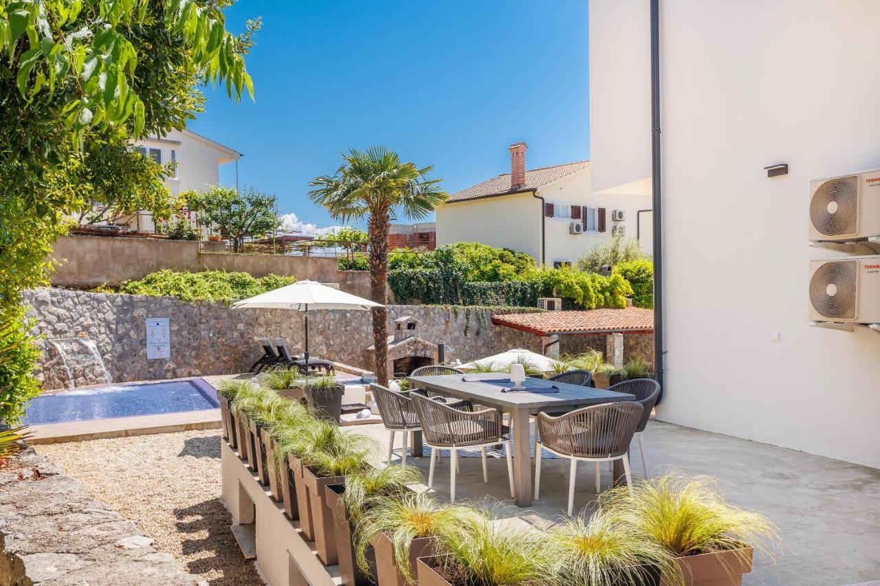 Apartments Petra Krk Кърк Екстериор снимка