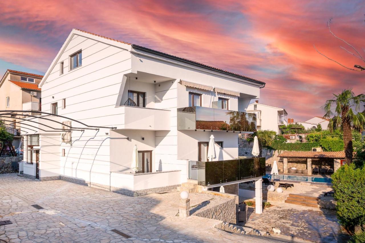 Apartments Petra Krk Кърк Екстериор снимка