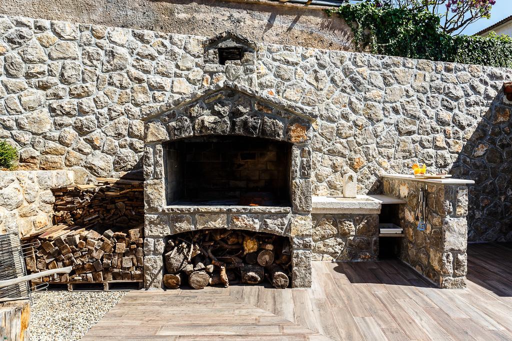 Apartments Petra Krk Кърк Екстериор снимка