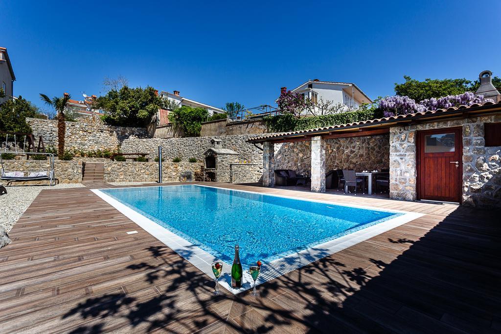 Apartments Petra Krk Кърк Екстериор снимка