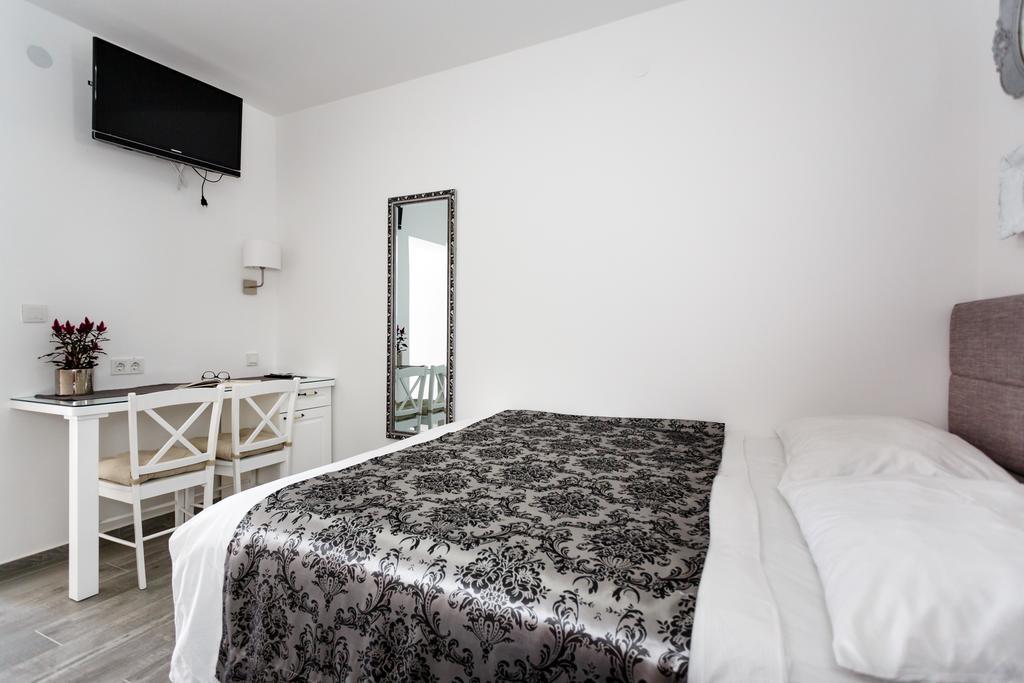 Apartments Petra Krk Кърк Екстериор снимка