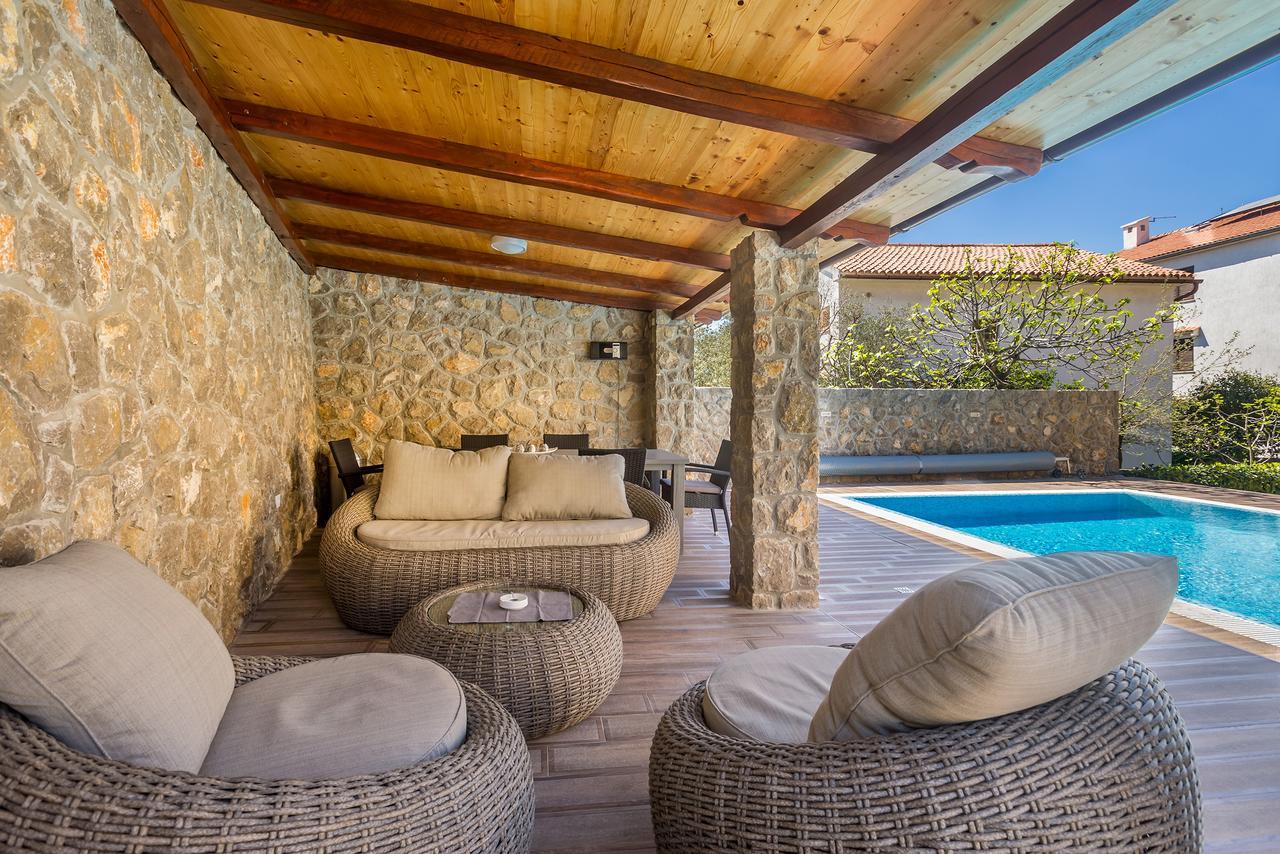 Apartments Petra Krk Кърк Екстериор снимка