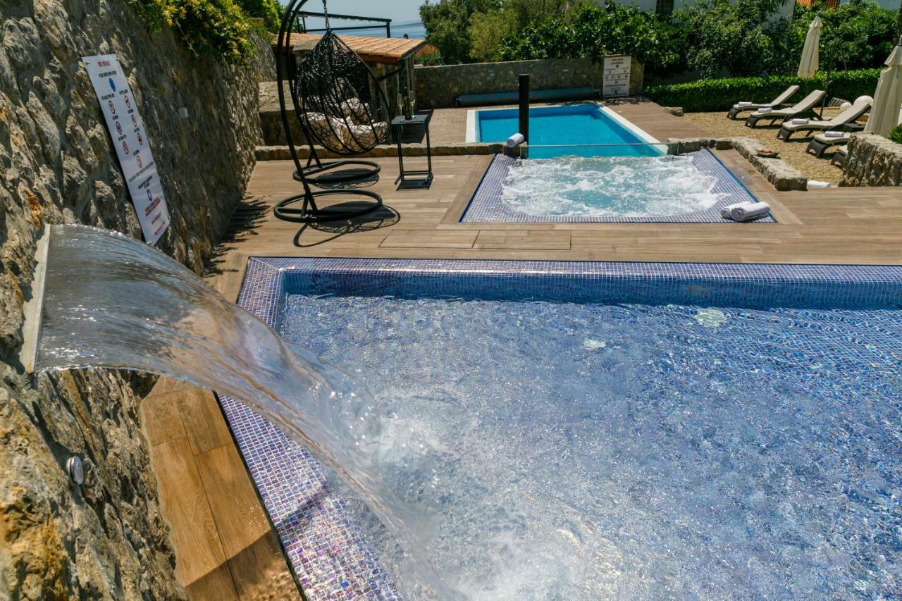 Apartments Petra Krk Кърк Екстериор снимка