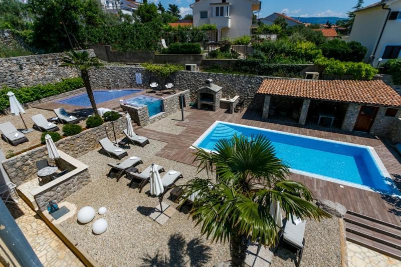 Apartments Petra Krk Кърк Екстериор снимка